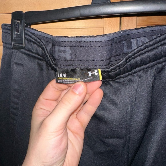 UA Men’s Large Sweats - Picture 2 of 2